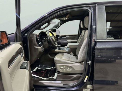 Used 2024 Chevrolet Silverado 1500 LT AWD/4WD image 18