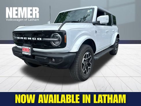 Used 2024 Ford Bronco Outer Banks AWD/4WD image 1