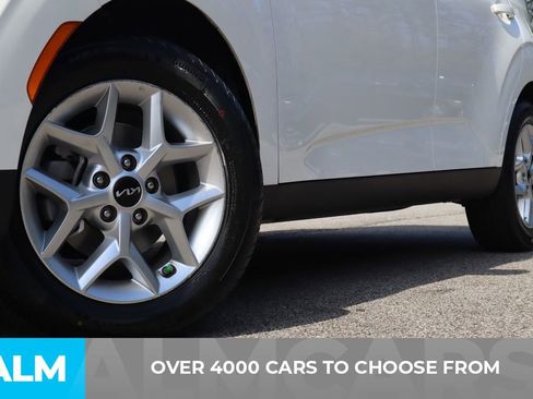 Used 2025 Kia Soul LX w/ LX Technology Package image 3