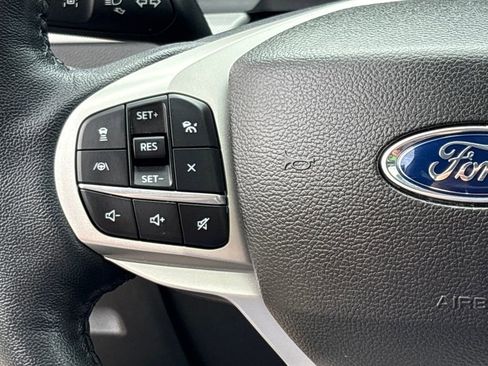 Certified 2022 Ford Explorer XLT w/ Equipment Group 202A image 20