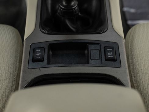 Used 2012 Subaru Outback 2.5i Premium w/ All-Weather Pkg image 39