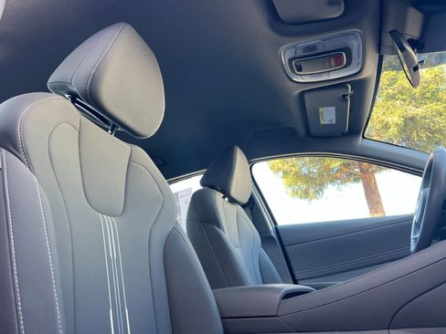 Certified 2023 Hyundai Elantra SEL w/ Convenience Package image 17