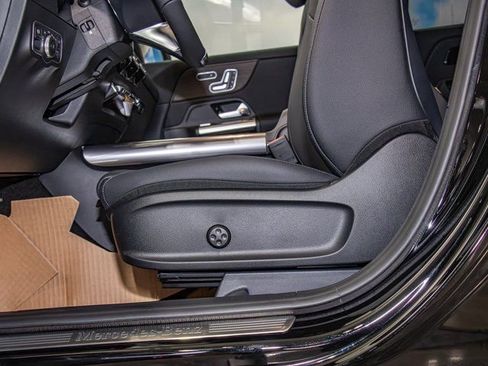 Used 2026 Mercedes-Benz GLA 250 4MATIC image 15