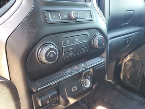 Used 2020 Chevrolet Silverado 1500 Custom w/ Custom Value Package AWD/4WD image 17