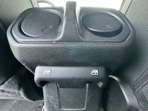 Used 2022 Jeep Wrangler Unlimited Sport AWD/4WD image 35