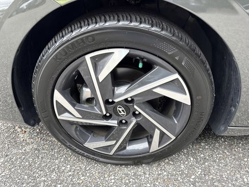 Certified 2025 Hyundai Elantra Sport image 10