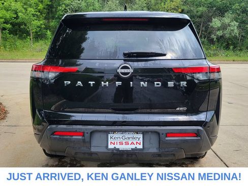 Used 2022 Nissan Pathfinder S AWD/4WD image 4