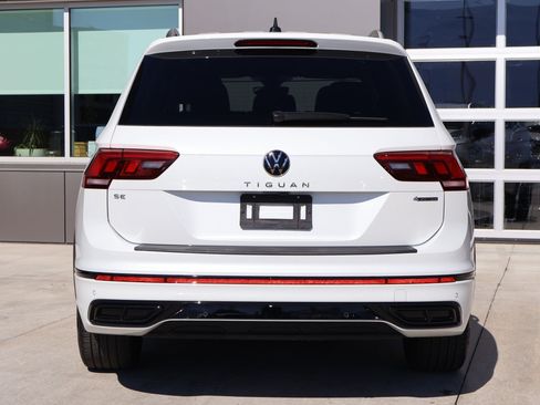 Used 2024 Volkswagen Tiguan SE R-Line AWD/4WD image 7