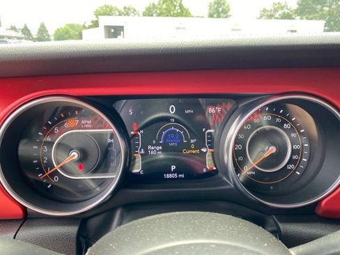 Used 2023 Jeep Wrangler Unlimited Rubicon w/ Cold Weather Group AWD/4WD image 25
