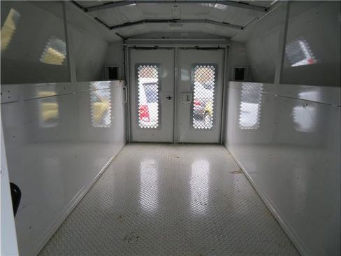 Used 2016 Ford E-350 and Econoline 350 Super Duty image 15