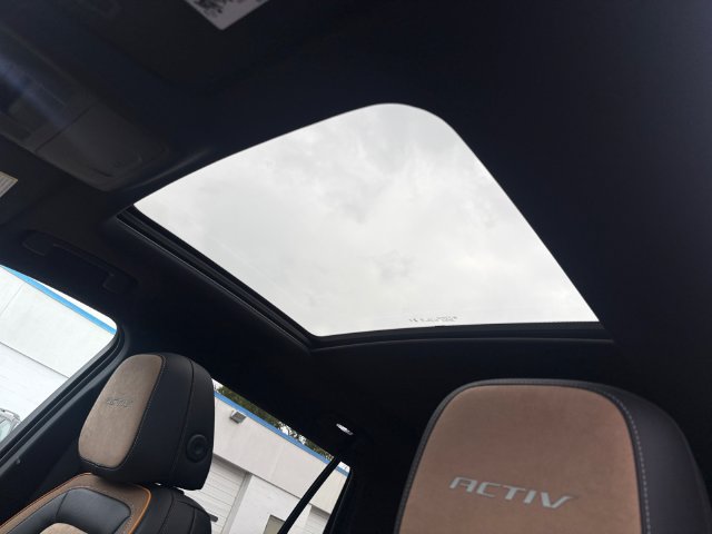 Used 2025 Chevrolet Equinox ACTIV w/ Safety and Technology Package AWD/4WD image 16