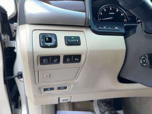 Used 2013 Lexus LS 460 L w/ All-Weather Pkg RWD image 13