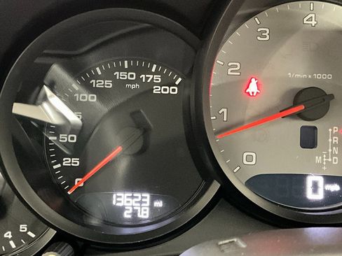 Used 2018 Porsche 911 Carrera 4S image 17