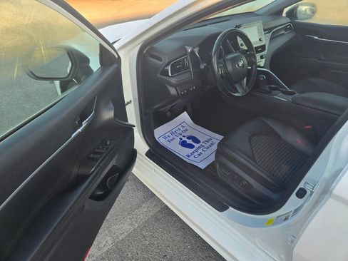 Used 2023 Toyota Camry SE image 5