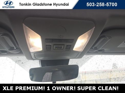 Used 2022 Toyota RAV4 XLE Premium image 20