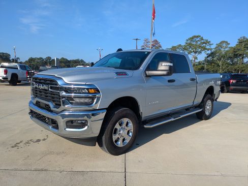 Used 2026 RAM 2500 Big Horn AWD/4WD image 1