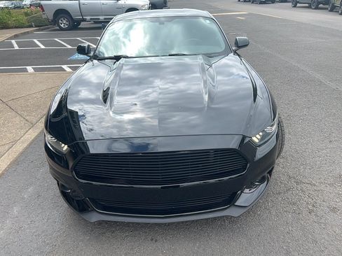 Used 2015 Ford Mustang Coupe RWD image 6