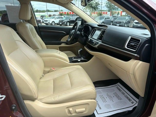 Used 2015 Toyota Highlander Limited AWD/4WD image 23