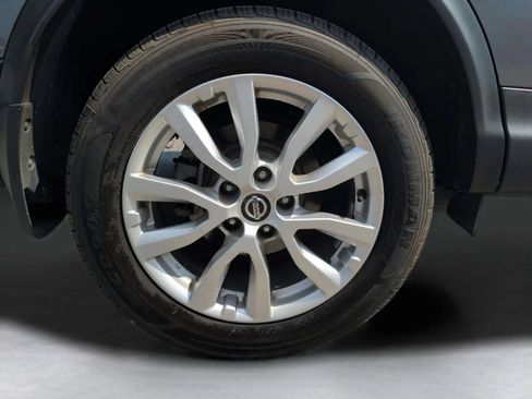 Used 2021 Nissan Rogue Sport SV FWD image 40