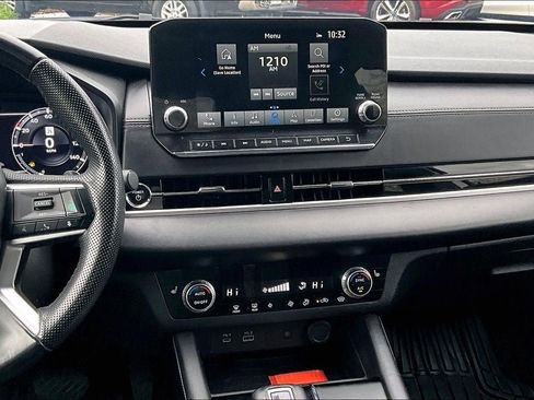 Used 2024 Mitsubishi Outlander SE AWD/4WD image 5