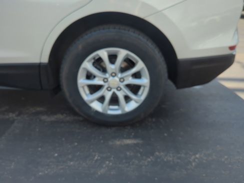 Certified 2021 Chevrolet Equinox LT AWD/4WD image 11