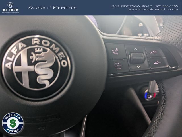 Used 2025 Alfa Romeo Giulia AWD w/ Driving Assist Package image 15