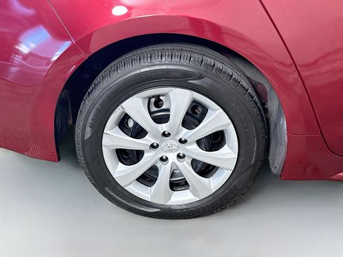 Used 2022 Toyota Corolla LE FWD image 30