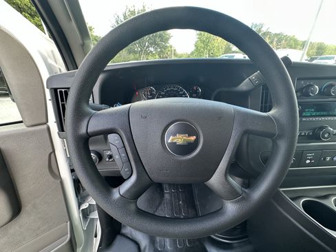 Used 2025 Chevrolet Express 2500 w/ Driver Convenience Package image 23