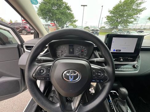 Used 2023 Toyota Corolla LE FWD image 36