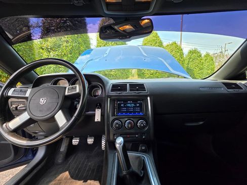 Used 2010 Dodge Challenger R/T RWD image 13