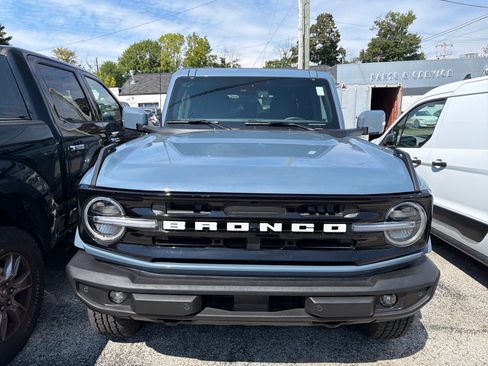 Used 2025 Ford Bronco Outer Banks AWD/4WD image 2