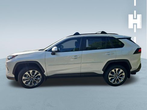 Used 2025 Toyota RAV4 XLE Premium FWD image 2