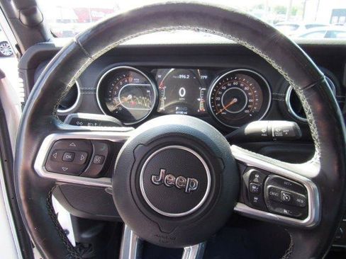 Used 2020 Jeep Gladiator Overland AWD/4WD image 21