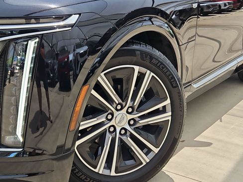 Certified 2024 Cadillac Lyriq Luxury RWD image 8