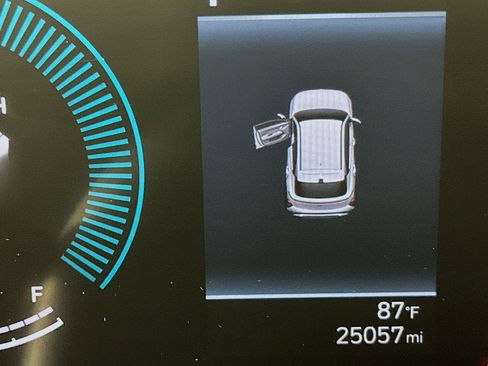 Used 2025 Hyundai Kona SEL FWD image 19