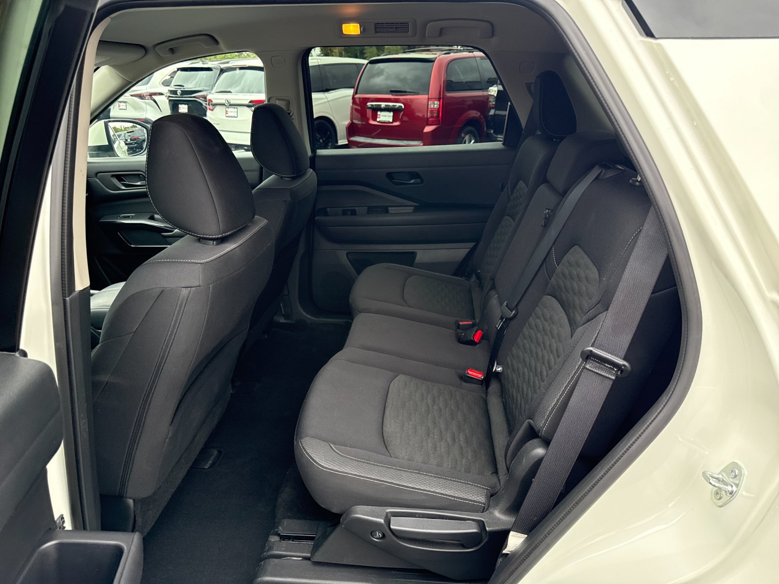Used 2024 Nissan Pathfinder SV FWD image 12