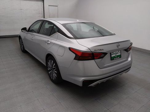 Used 2023 Nissan Altima 2.5 SV w/ SV Premium Package FWD image 5