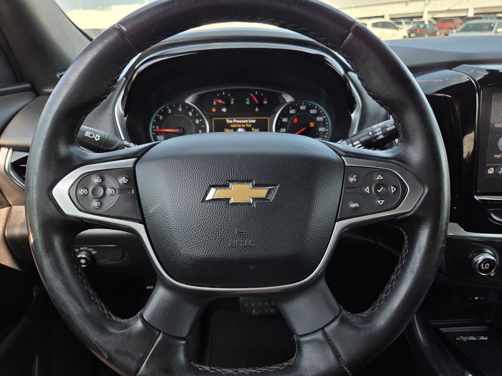 Used 2023 Chevrolet Traverse LT FWD image 24