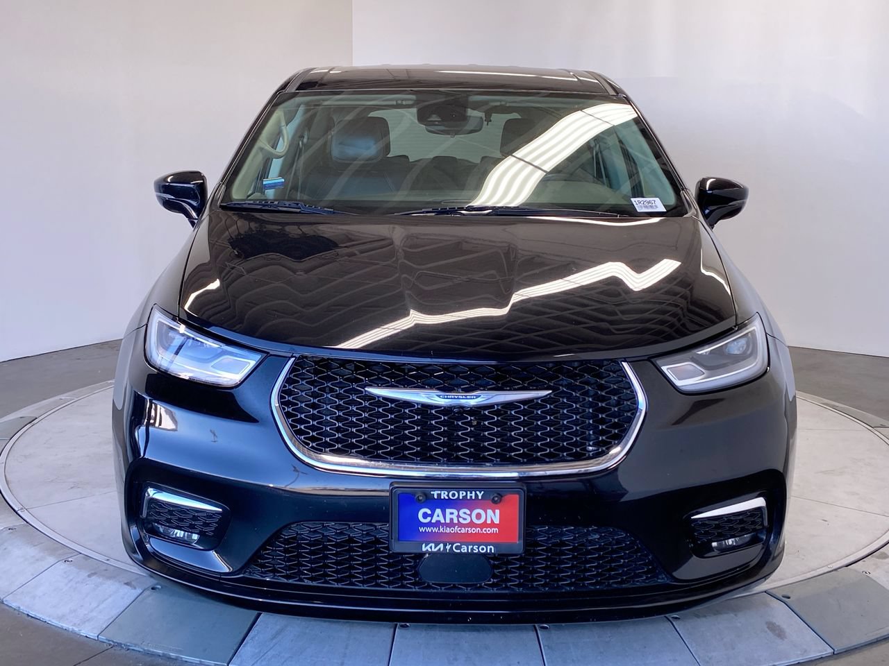 Used 2024 Chrysler Pacifica Limited FWD image 8