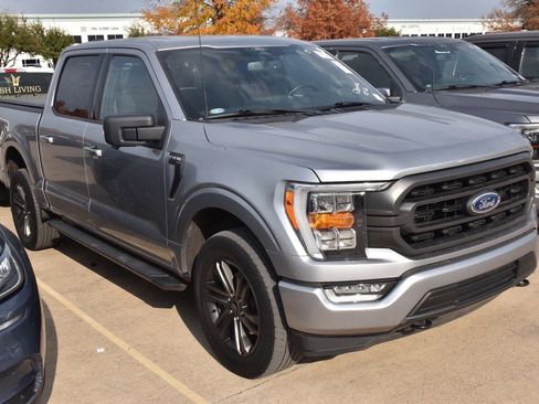 Certified 2022 Ford F150 XLT w/ Equipment Group 302A High image 4