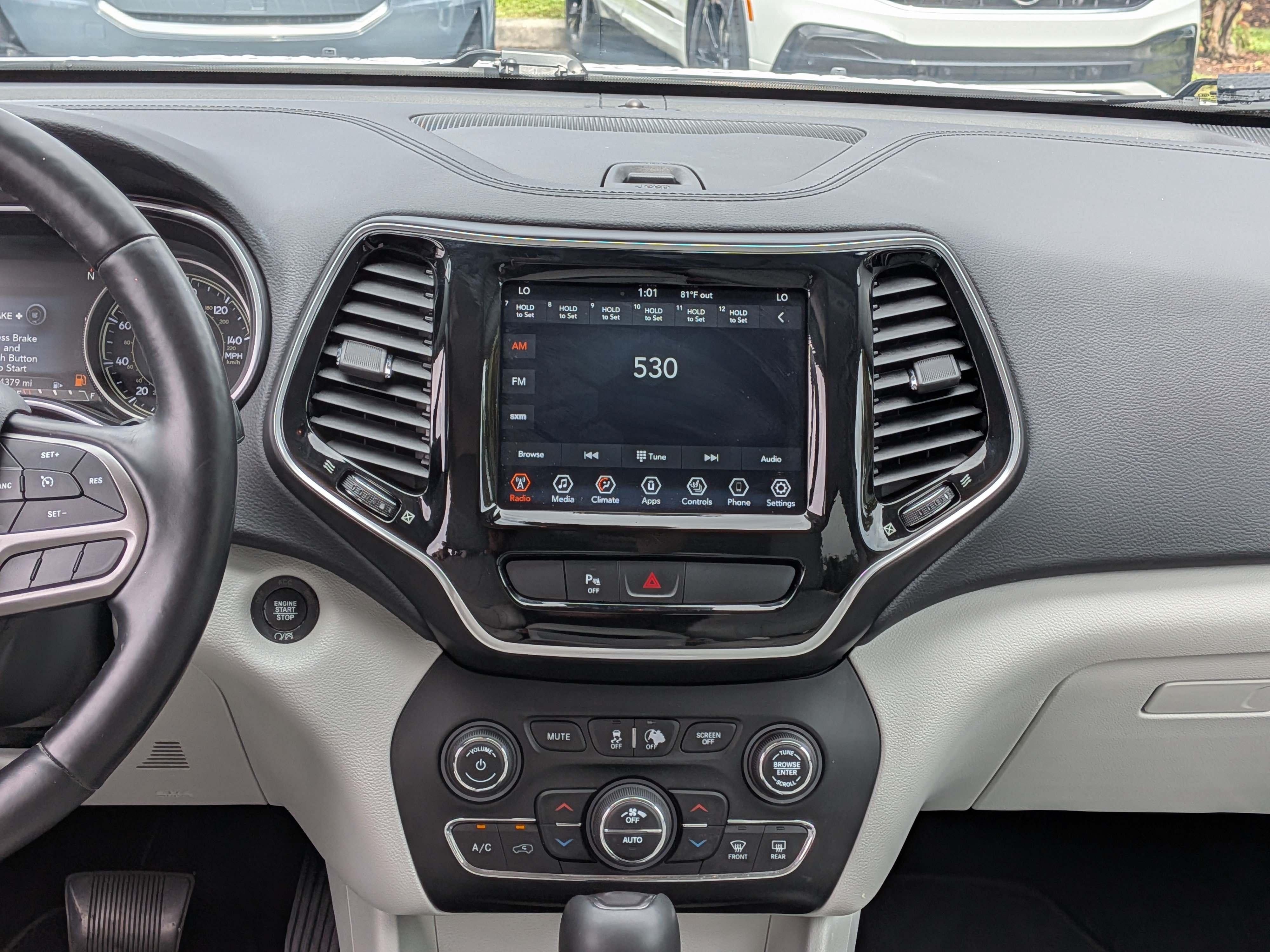 Used 2020 Jeep Cherokee Limited FWD image 19