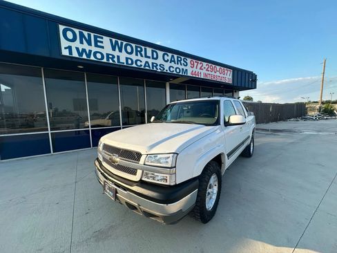 Used 2005 Chevrolet Avalanche Z66 w/ Sun And Sound Package image 1