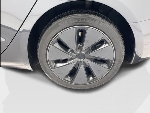 Used 2025 Tesla Model 3 Long Range RWD image 11