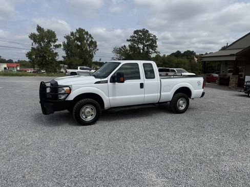 Used 2015 Ford F250 XL w/ Power Equipment Group AWD/4WD image 1
