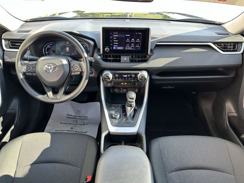 Certified 2025 Toyota RAV4 XLE AWD/4WD image 18