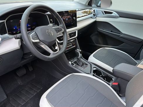 New 2026 Volkswagen Taos SE FWD image 28