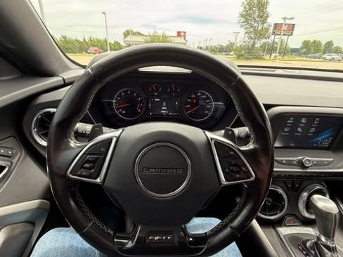 Used 2017 Chevrolet Camaro LT RWD image 31
