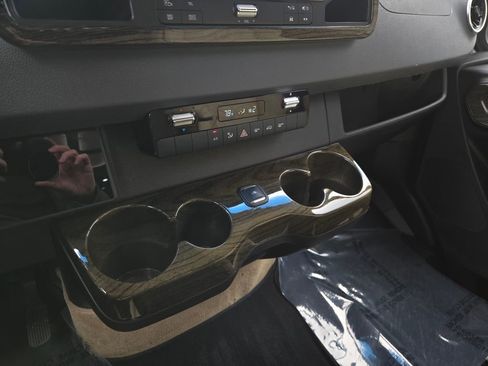 Used 2020 Mercedes-Benz Sprinter 3500 image 24