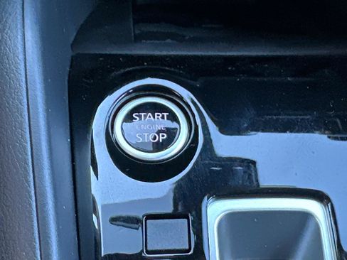 New 2025 Nissan Versa SV w/ Trunk Package image 38