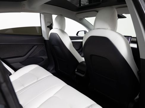 Used 2021 Tesla Model 3 Performance image 21